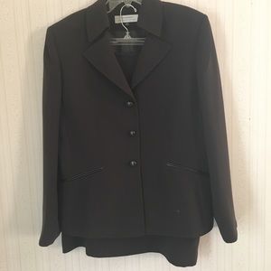 Tahari Arthur S. Levine 2 pc suit, Size 16, brown